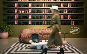 Renaissance Austin Downtown Hotel
